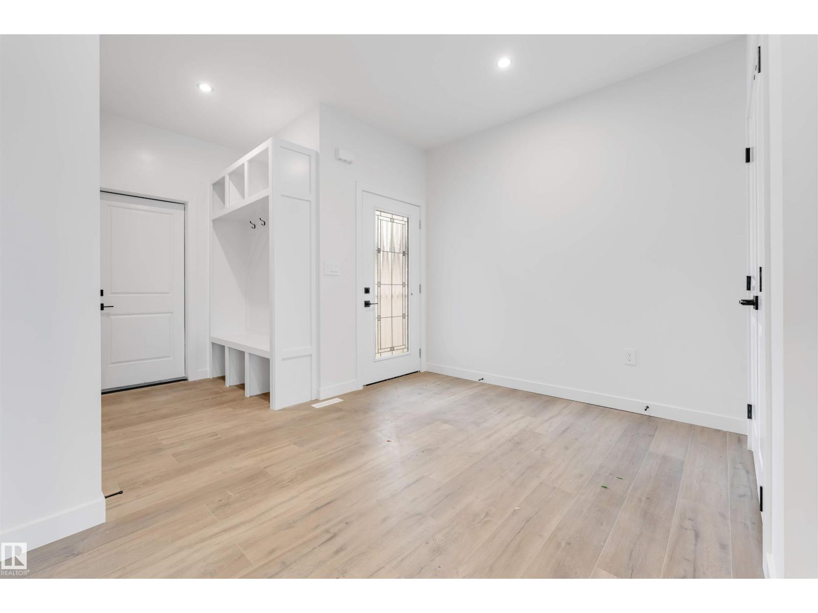 20 MEADOWGROVE LD