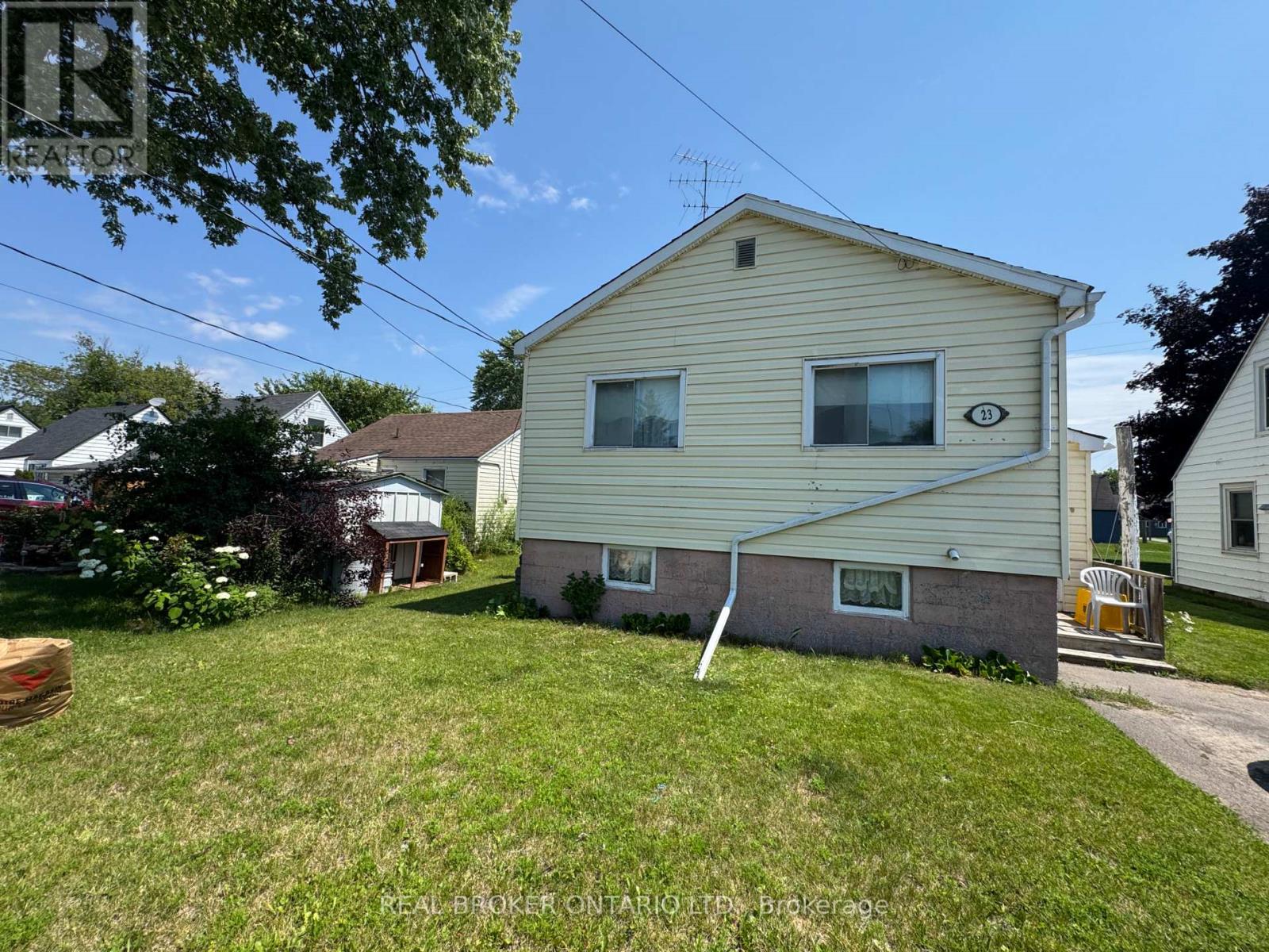 23 CHURCHILL CRESCENT