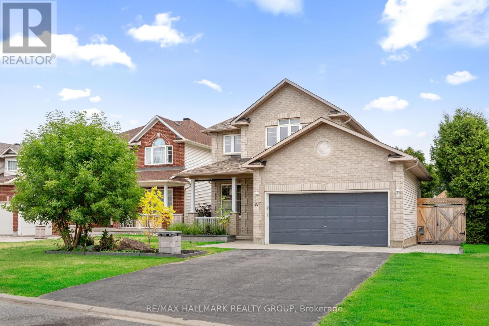 41 SMOKETREE CRESCENT