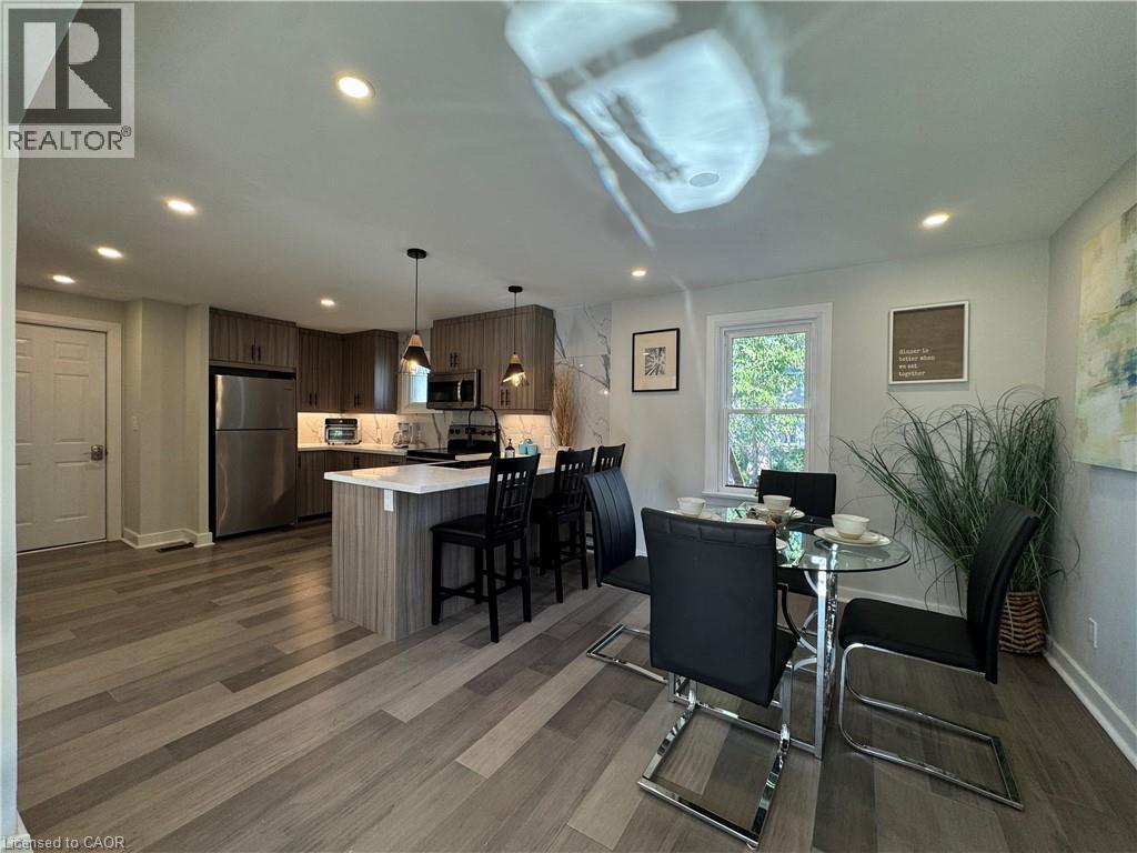 260 WALLACE Avenue S