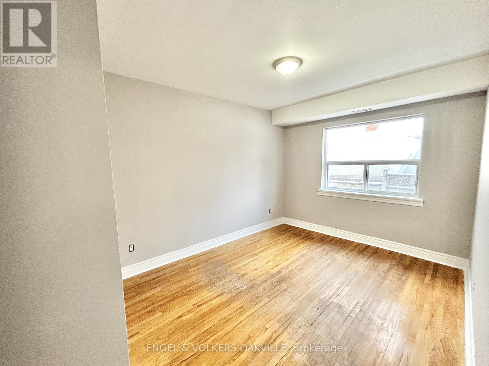 206 - 15 THIRTY THIRD STREET