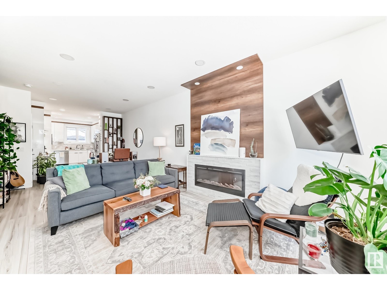 7222 112 ST NW