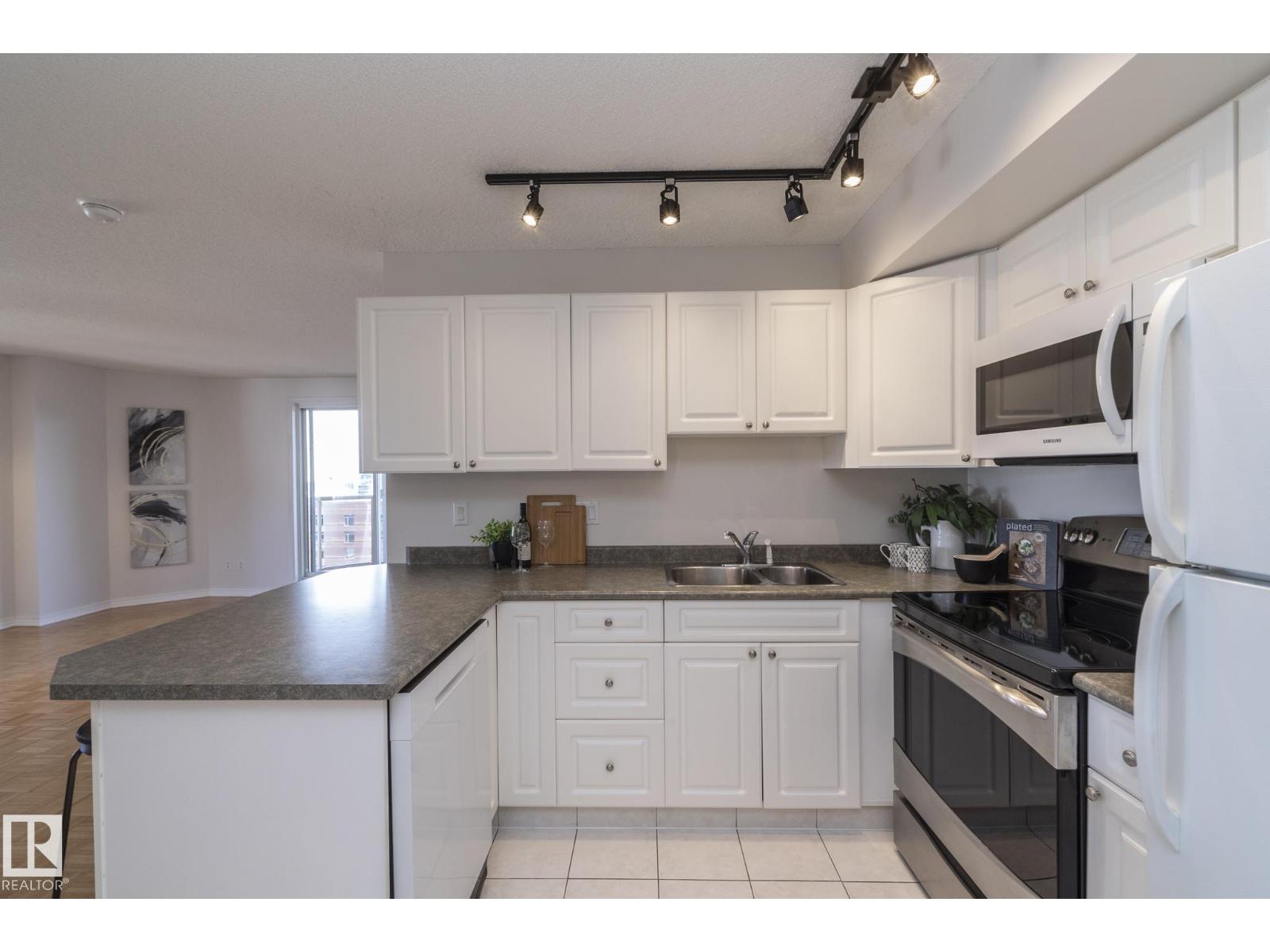 #801 10909 103 AV NW