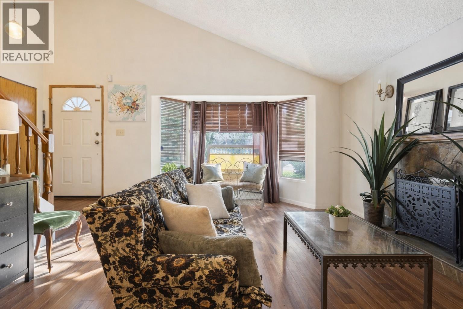 875 PORTEAU PLACE