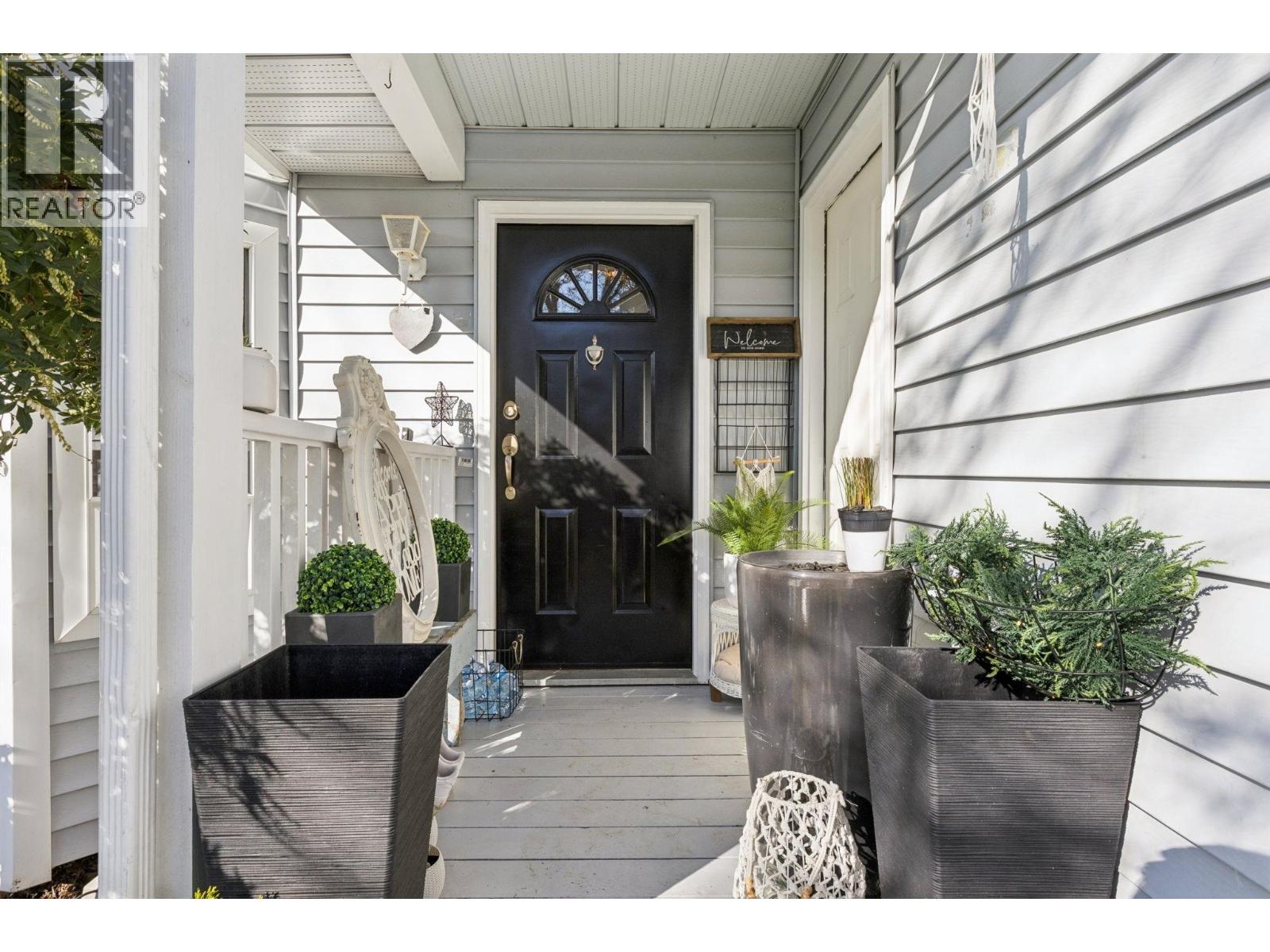 875 PORTEAU PLACE