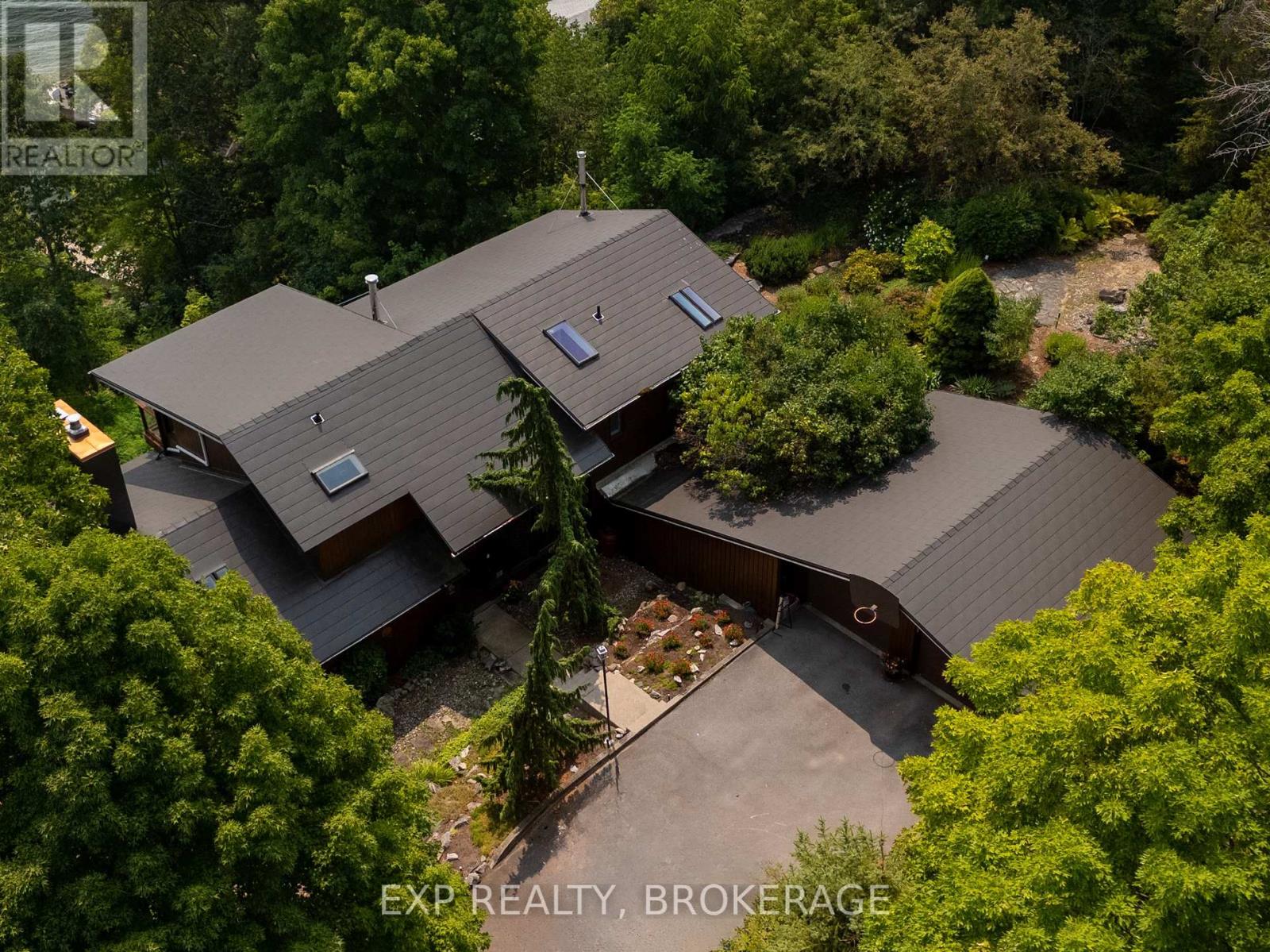 959 MCKNIGHT ROAD