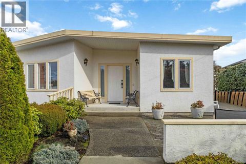 8503 Lochside Dr North Saanich BC V8L1M5