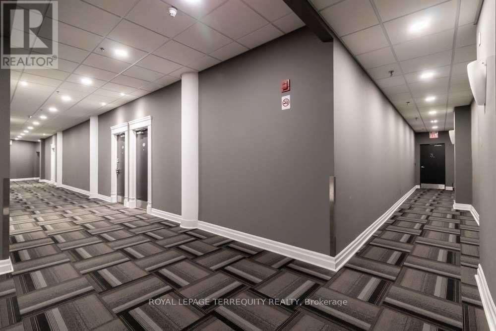 301 - 276 KING STREET W