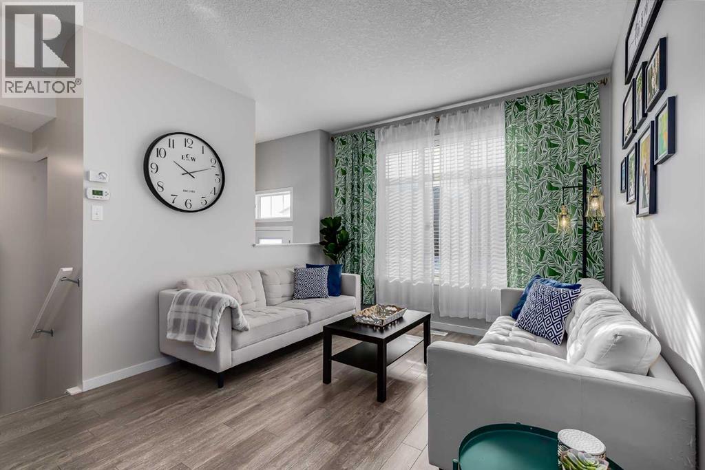 20 Copperpond Rise SE