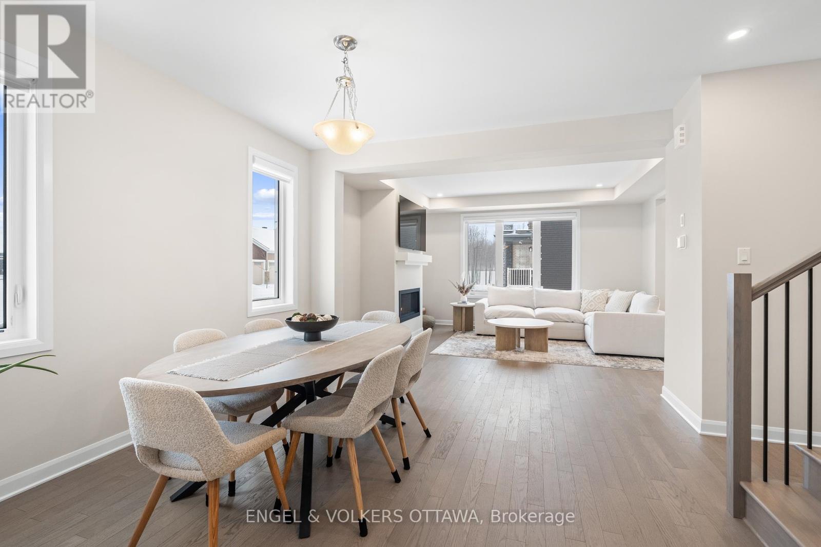 2053 WANDERER AVENUE