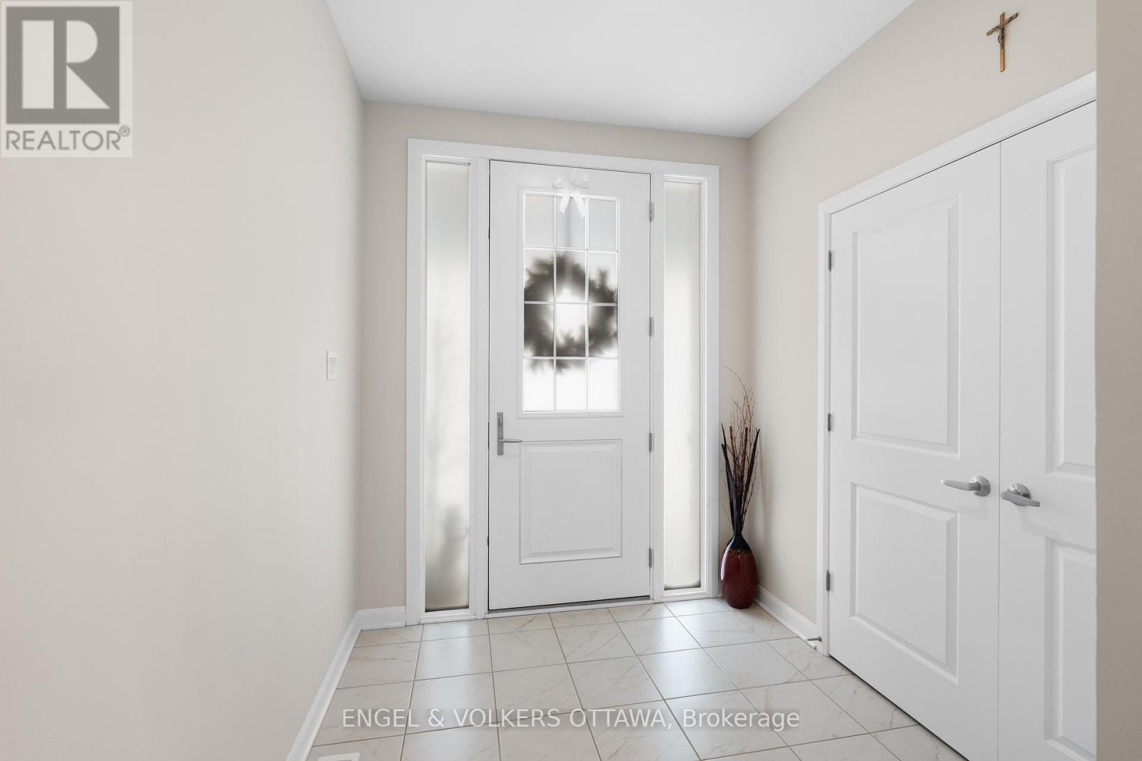 2053 WANDERER AVENUE