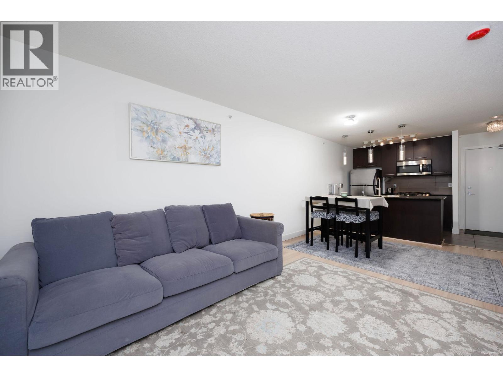 1103 2979 GLEN DRIVE