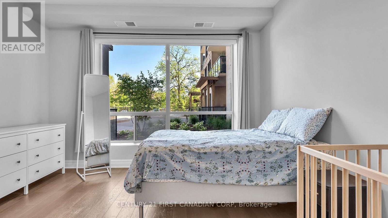 118 - 1200 COMMISSIONERS ROAD W