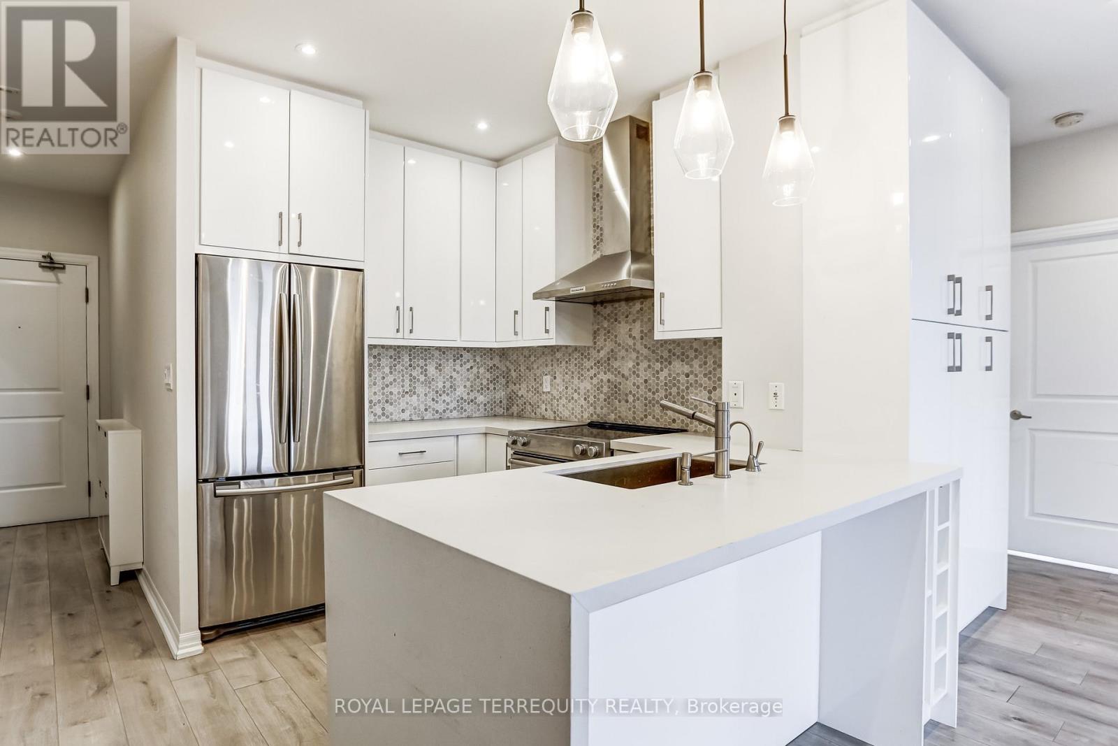 422 - 245 DALESFORD ROAD