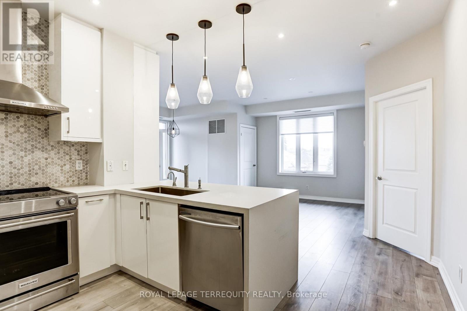 422 - 245 DALESFORD ROAD