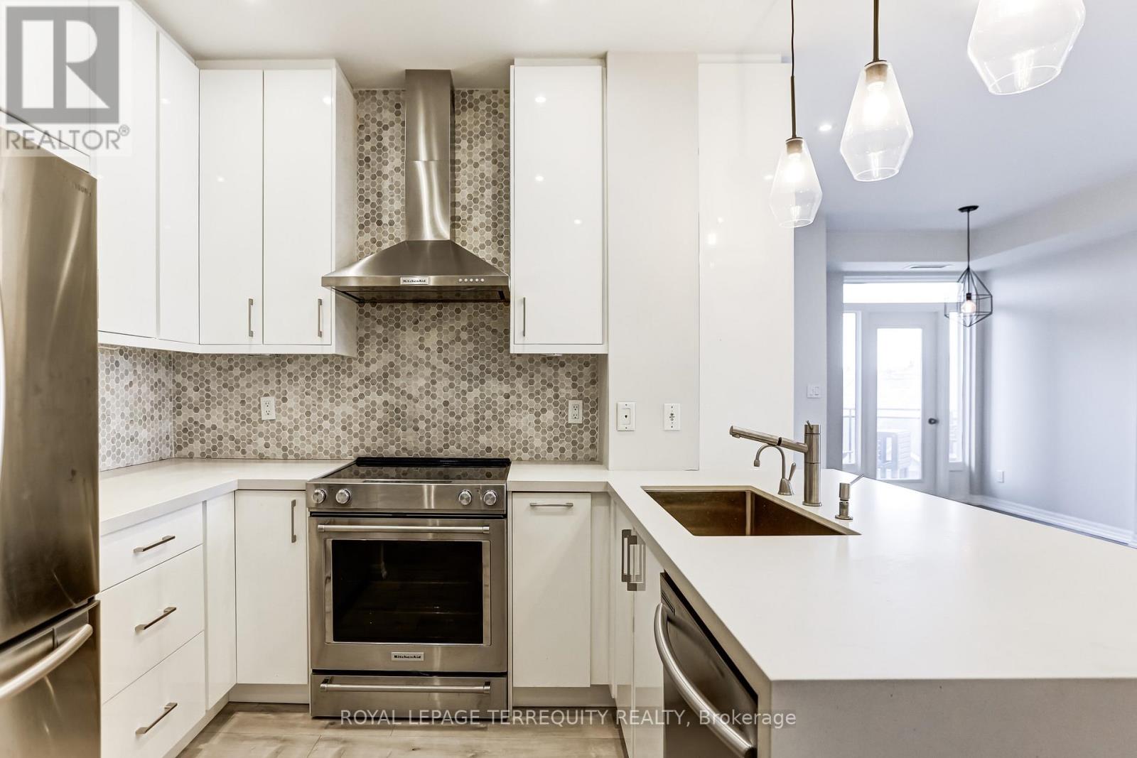 422 - 245 DALESFORD ROAD