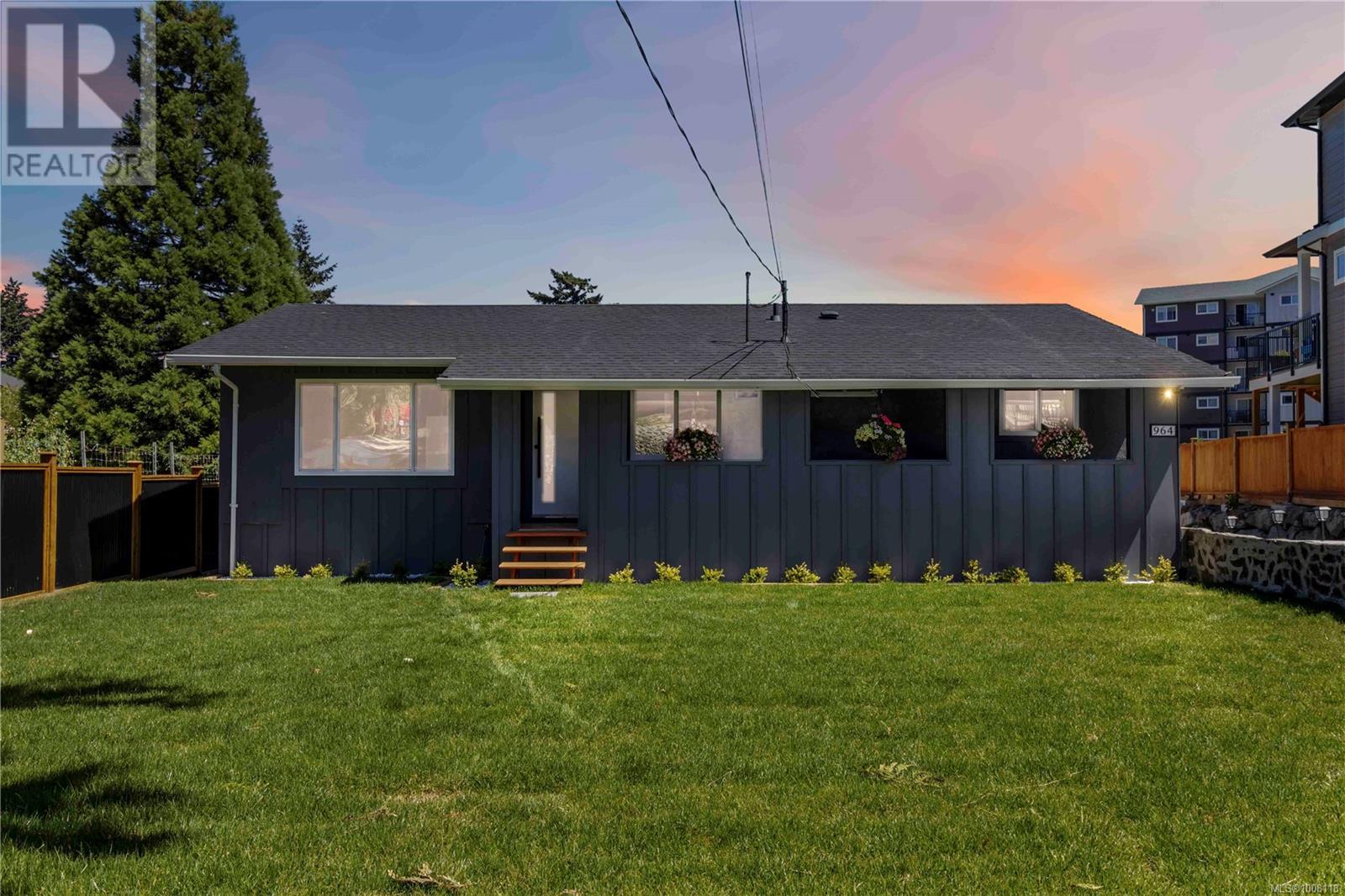 964 Loch Glen Pl