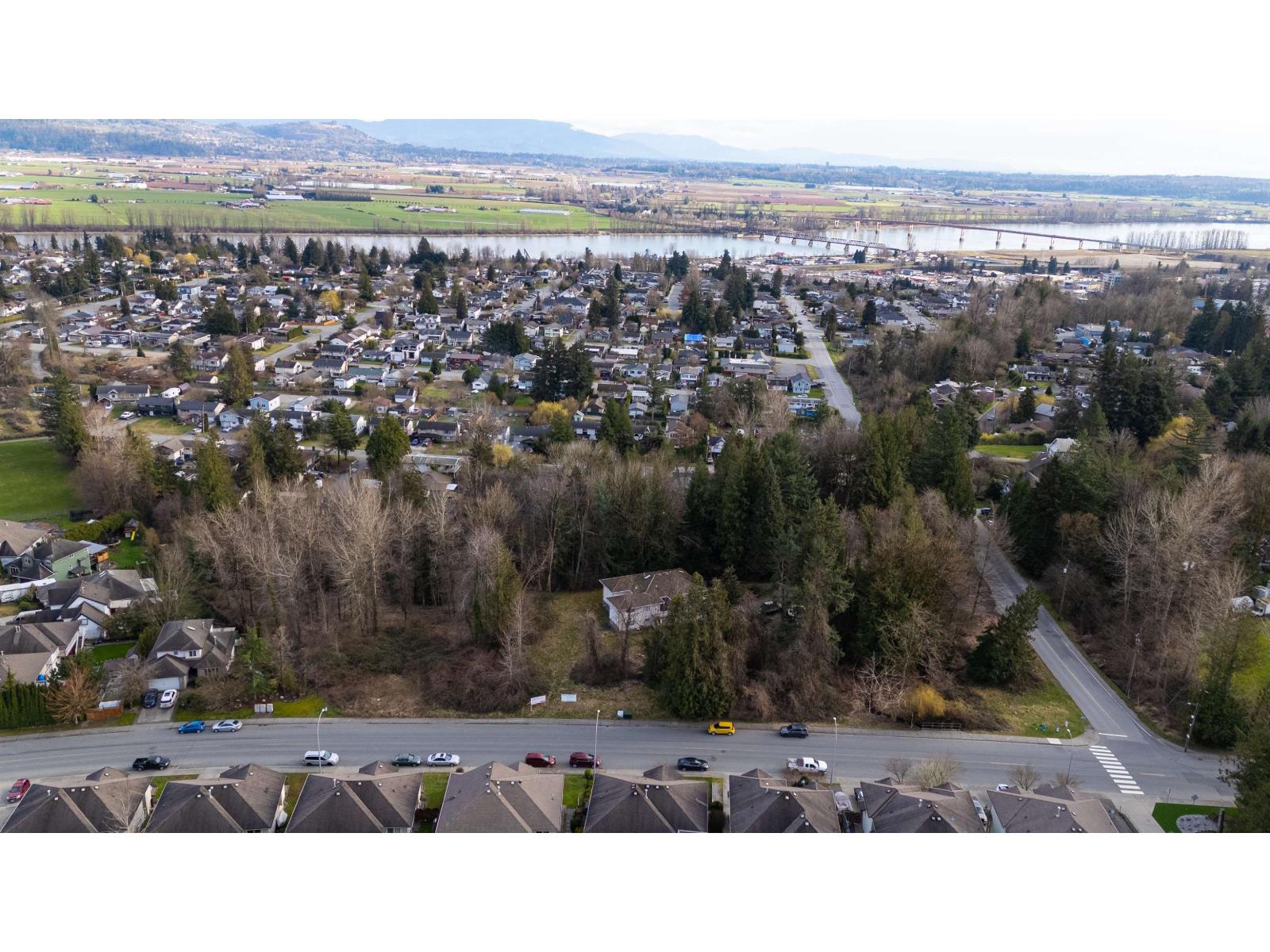 7816 DUNSMUIR STREET