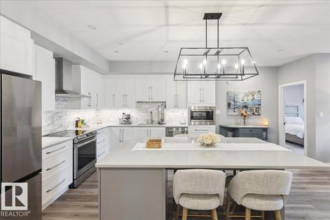 #301 7463 MAY CM NW Edmonton AB T6R0X1