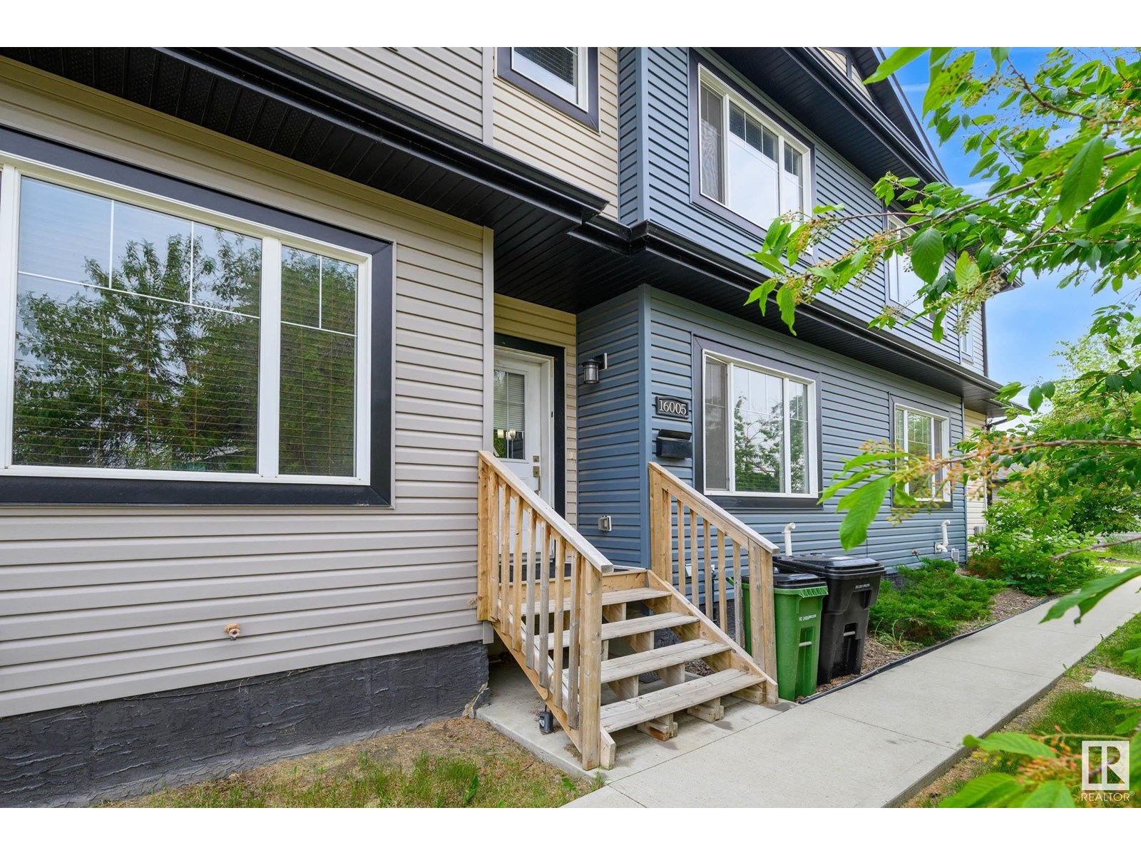 10152 160 ST NW