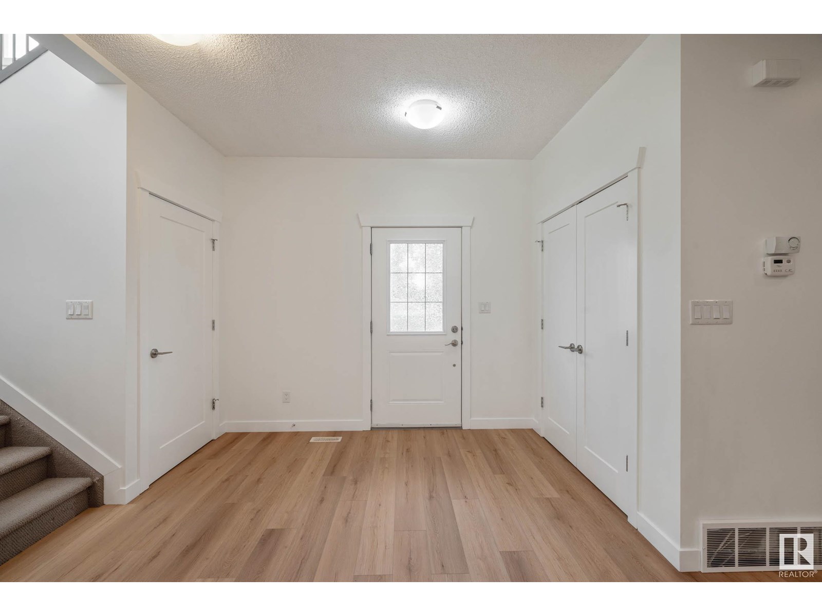 10152 160 ST NW