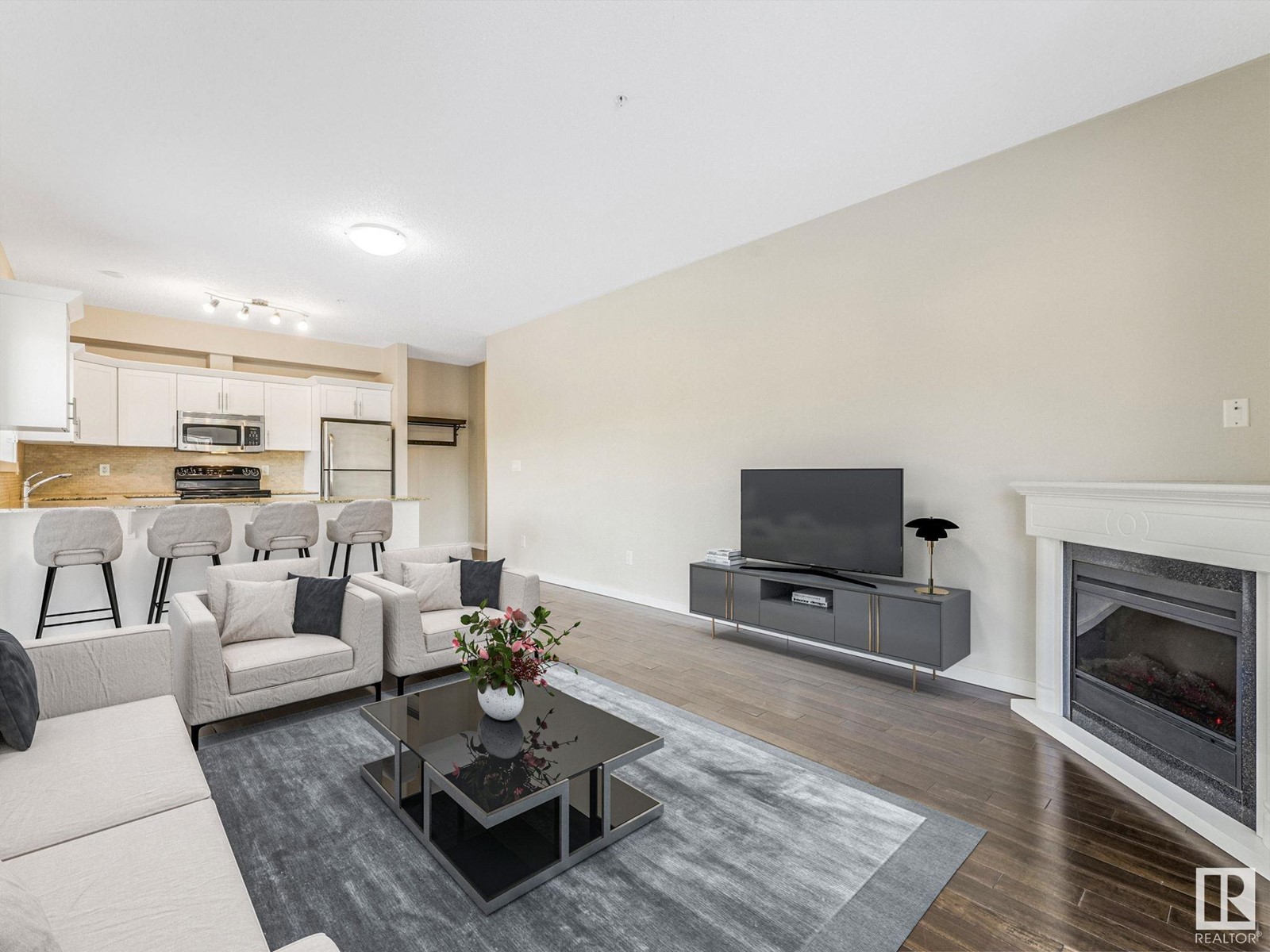 #304 10524 77 AV NW