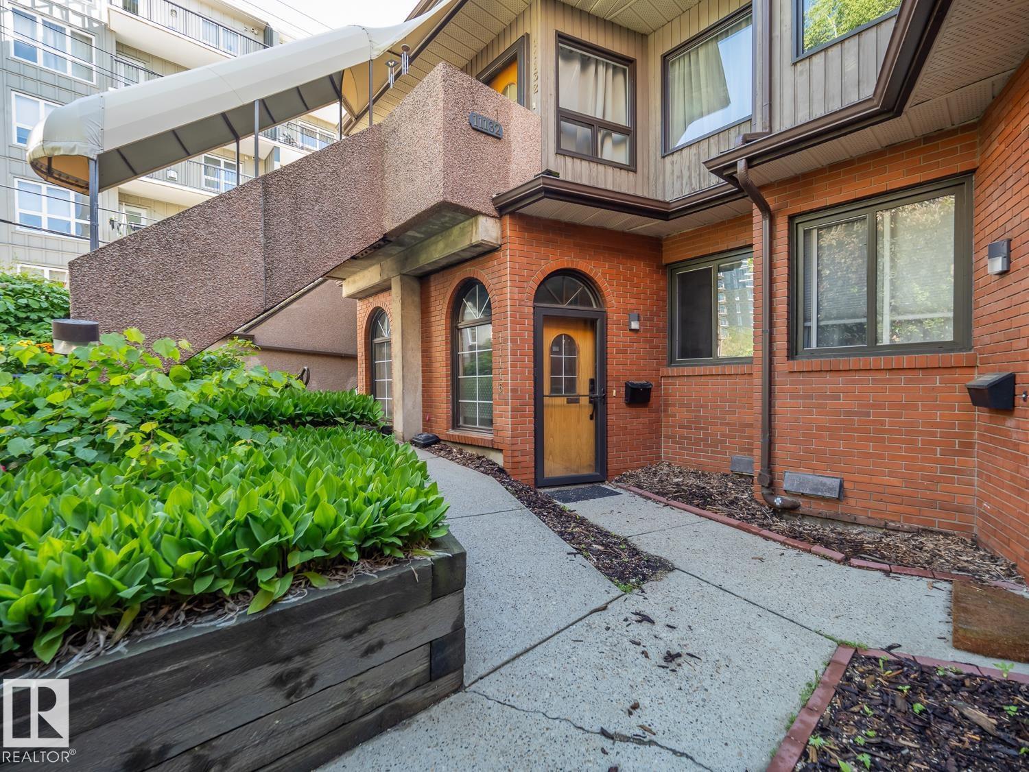 11116 83 AV NW