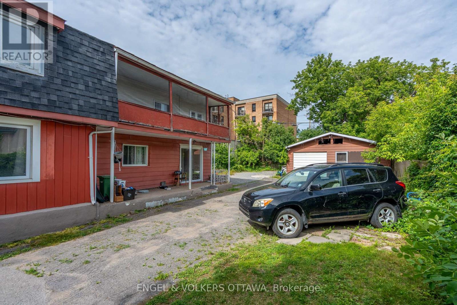 133 FORWARD AVENUE