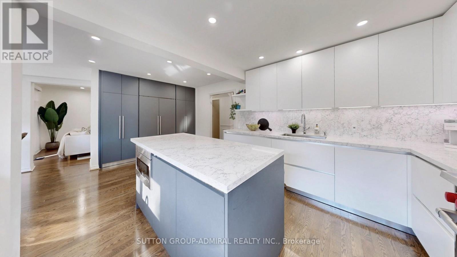 122 EDMUND SEAGER DRIVE