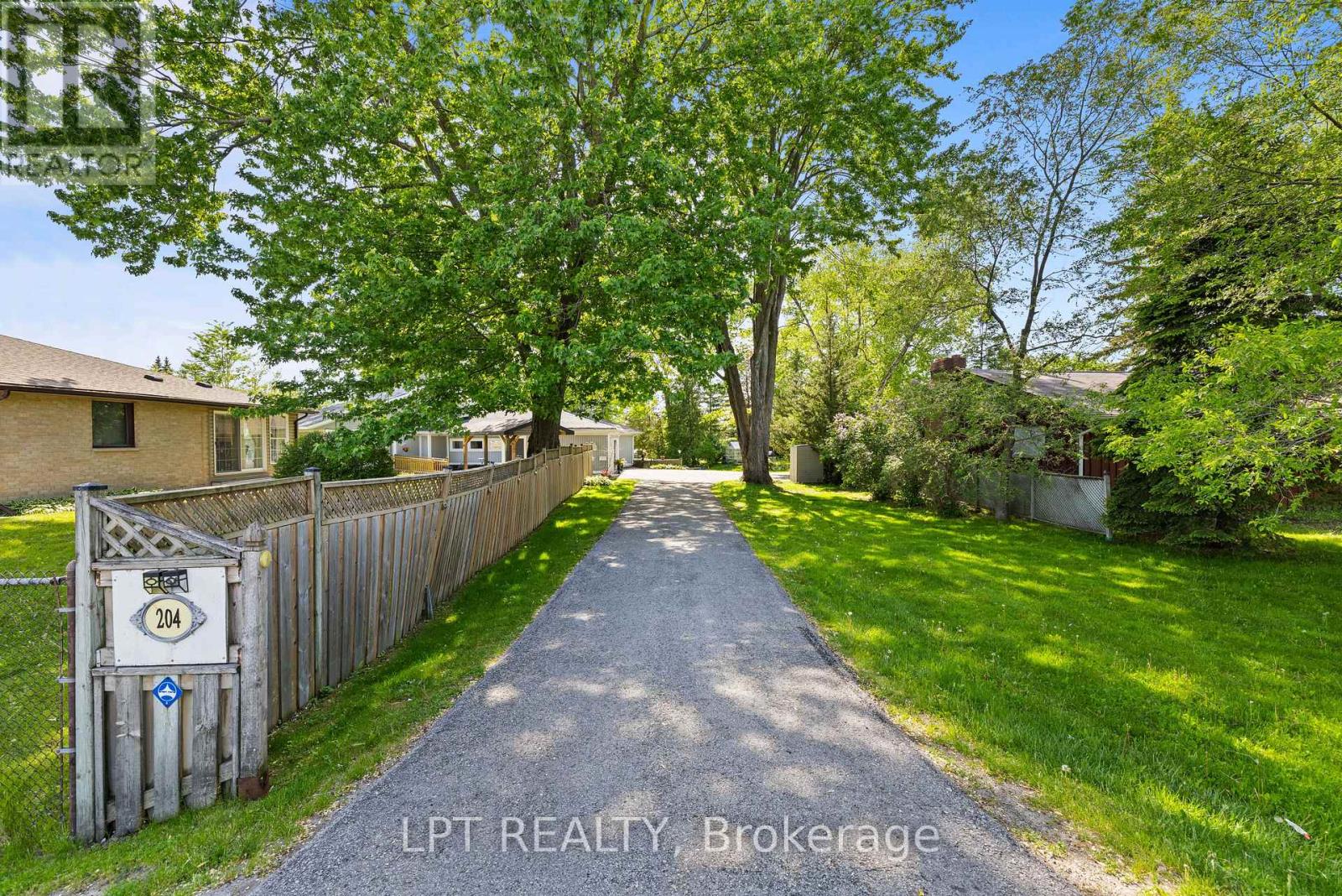 204 THE QUEENSWAY S