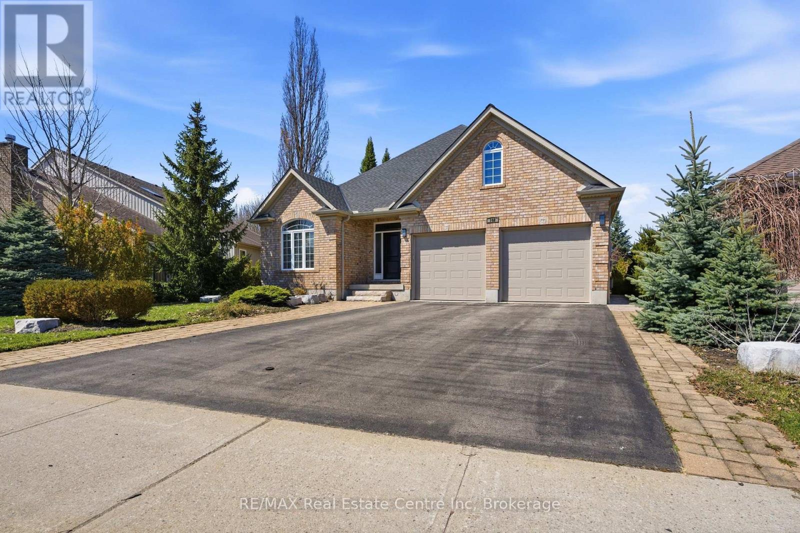 102 KORTRIGHT ROAD E