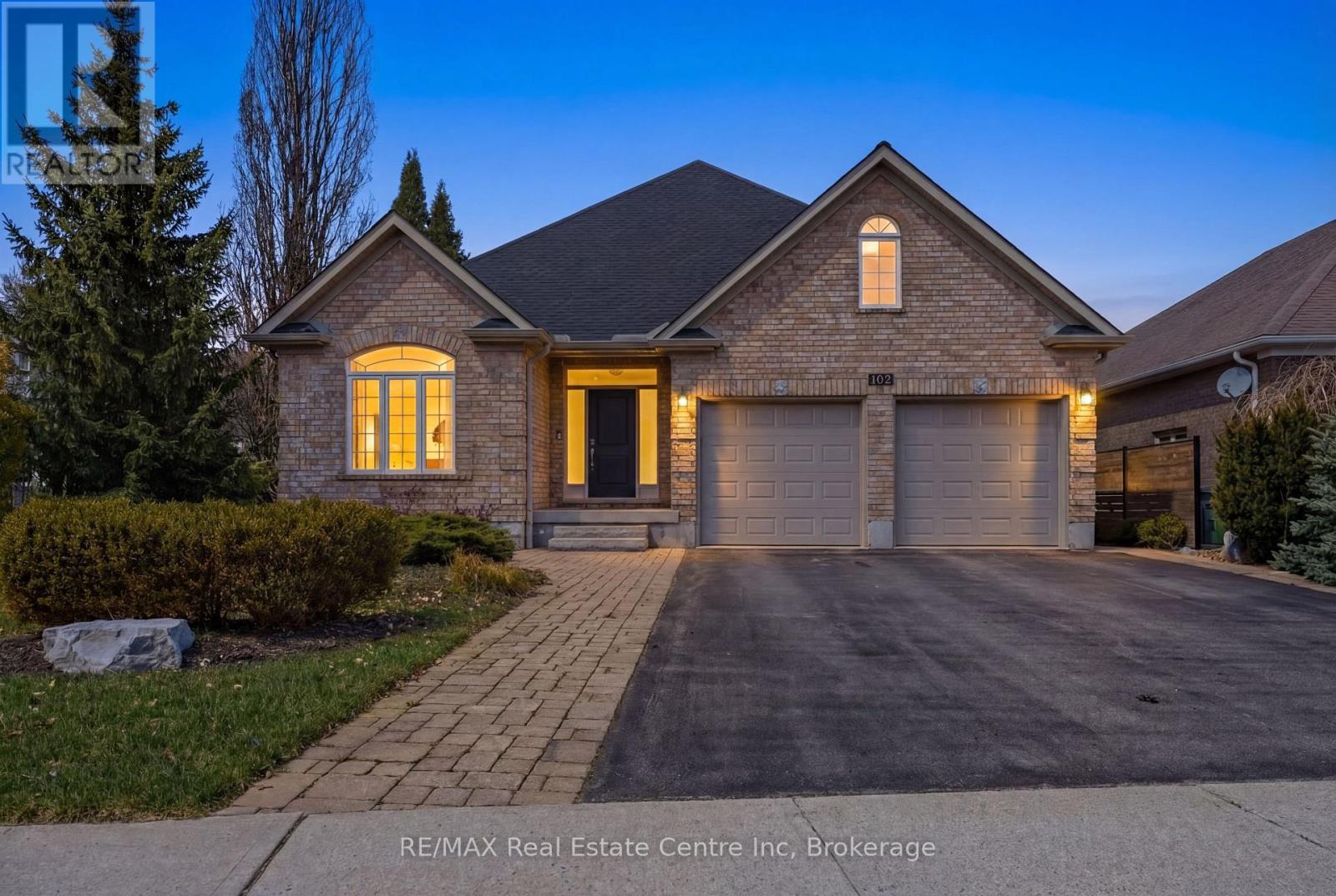 102 KORTRIGHT ROAD E