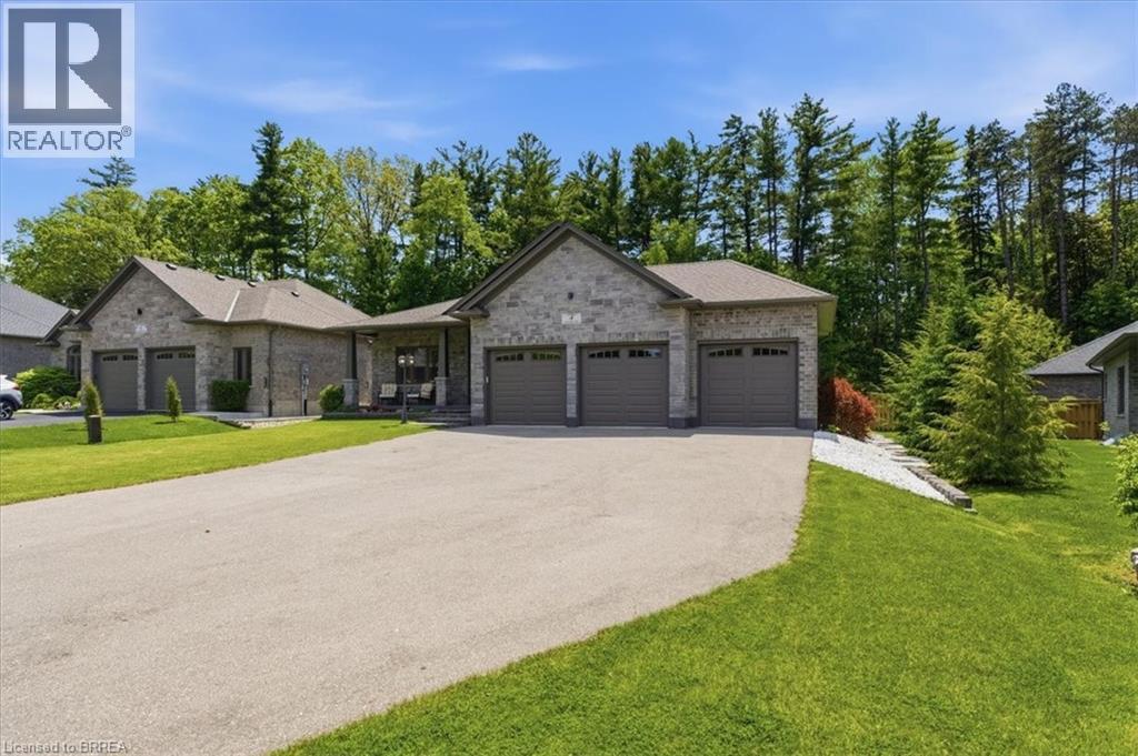 4 LYNNDALE Road