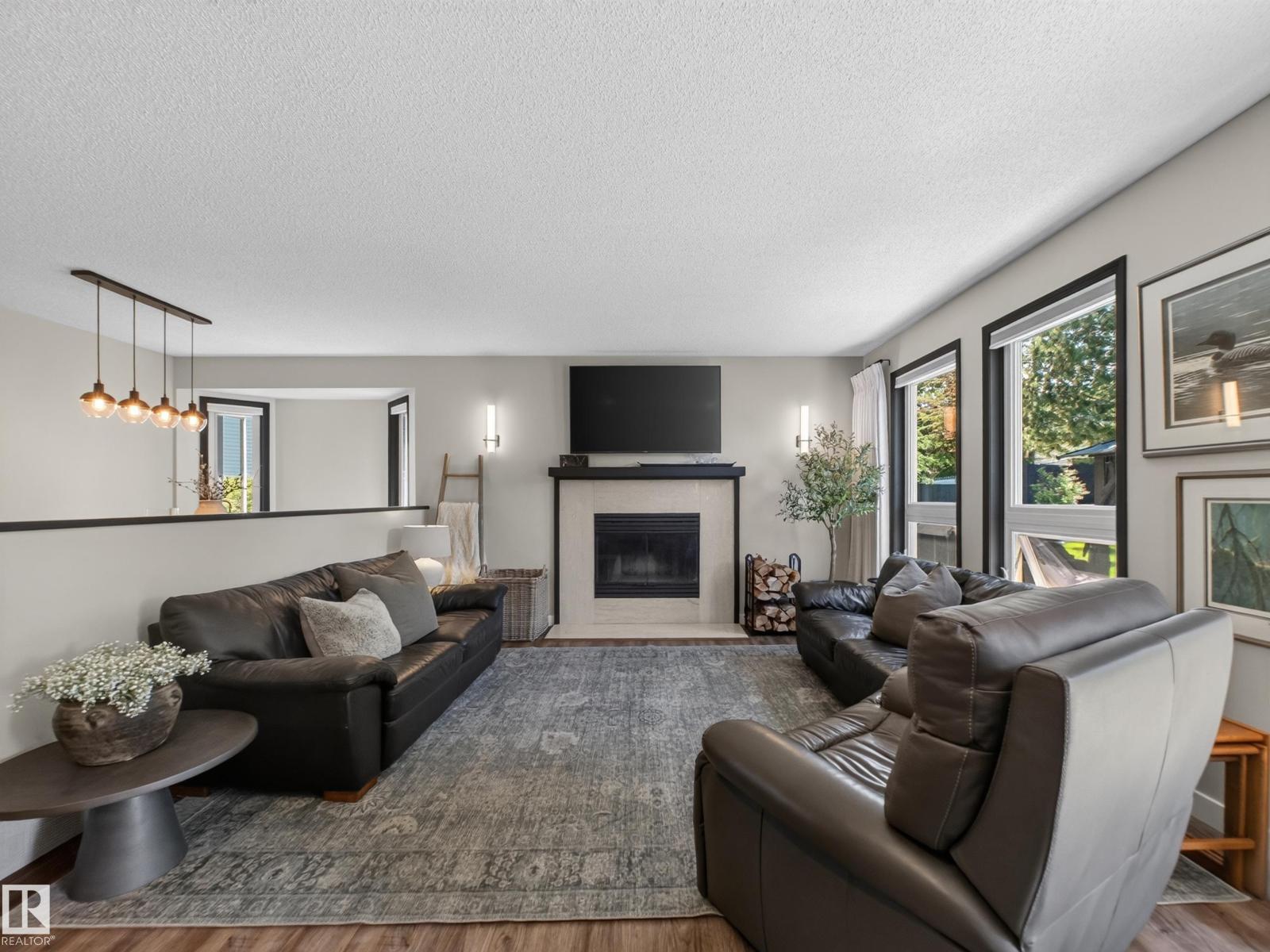 9 COACHMAN PL