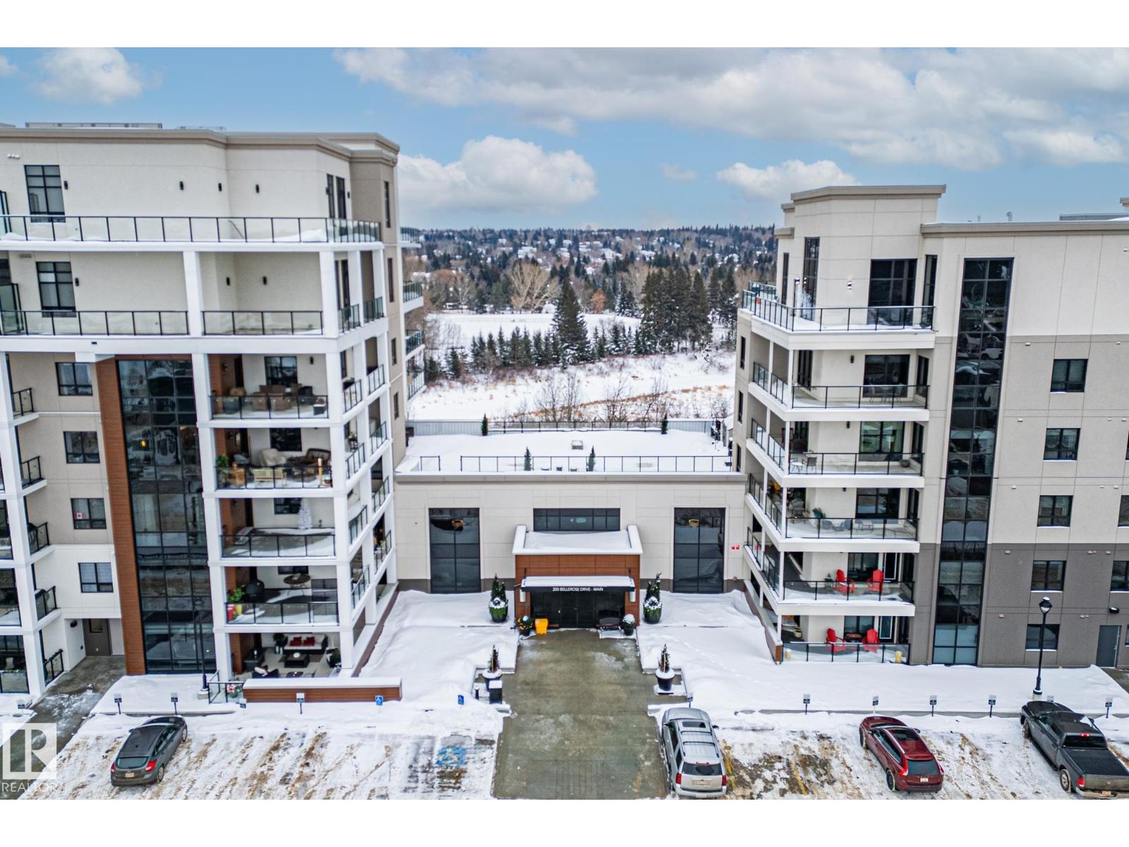 #539 200 BELLEROSE DR