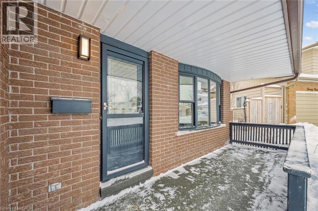 21 FOREST GLEN Court