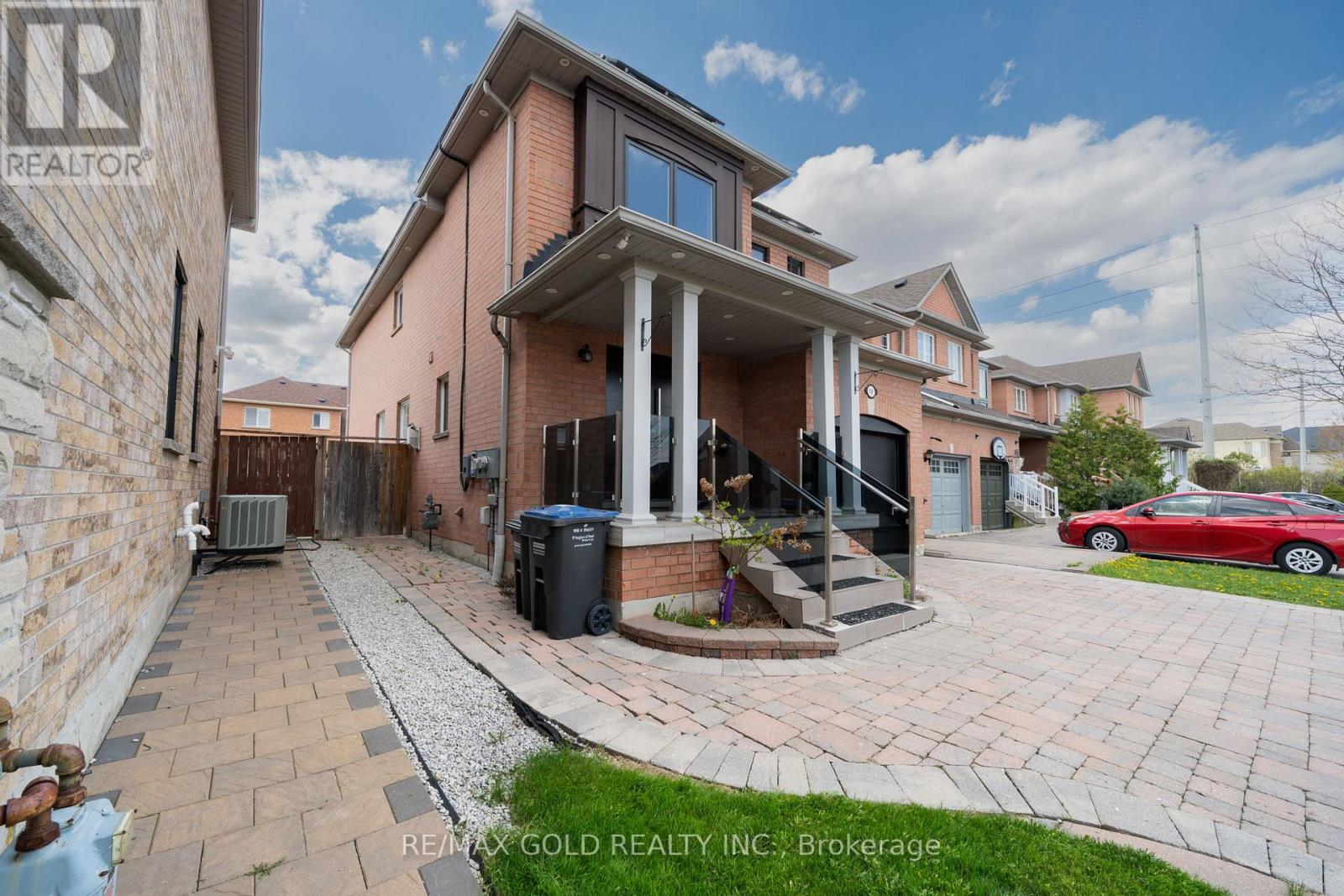 19 SPRING VALLEY COURT