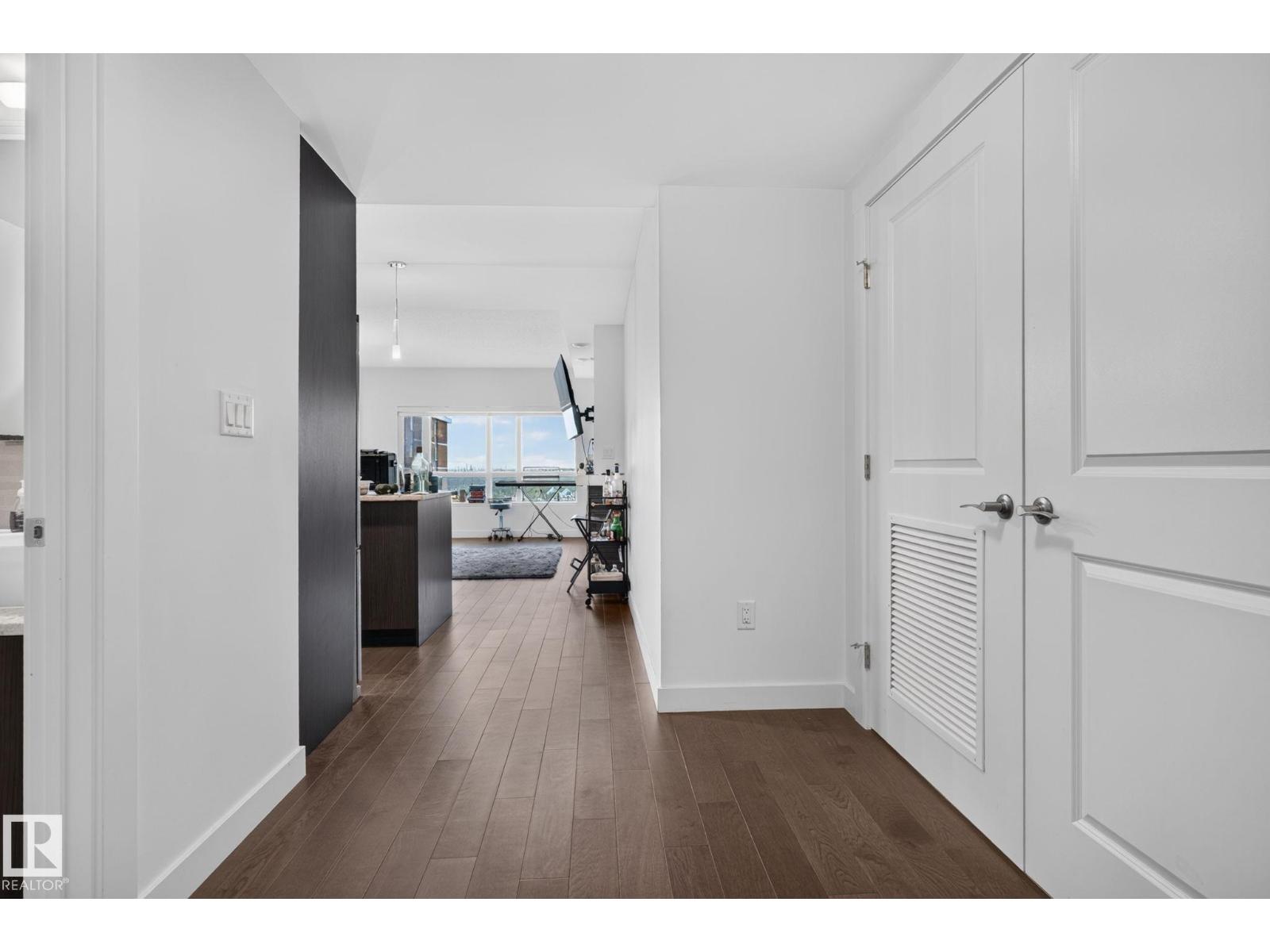 #1504 9720 106 ST NW