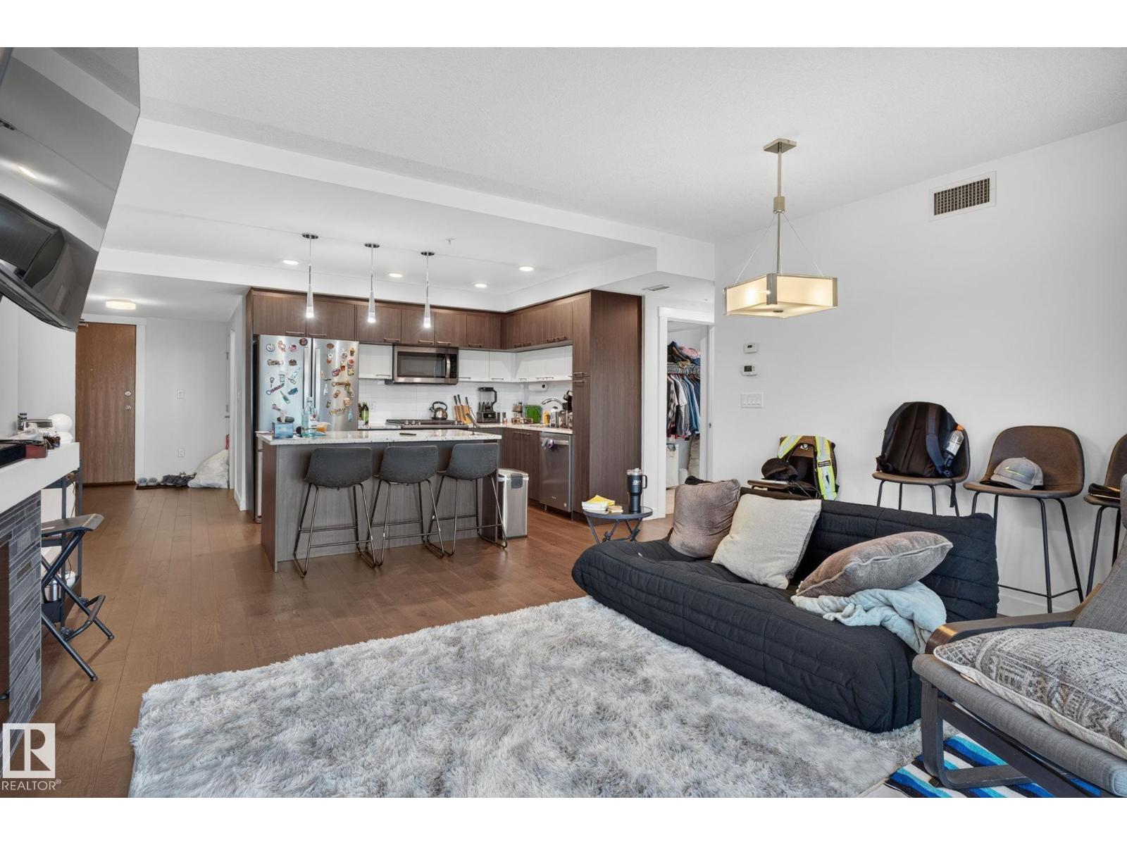 #1504 9720 106 ST NW