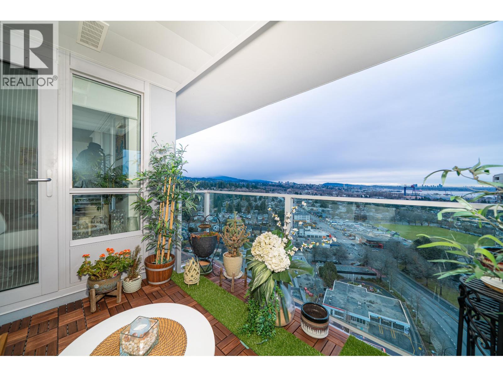 2102 1632 LIONS GATE LANE