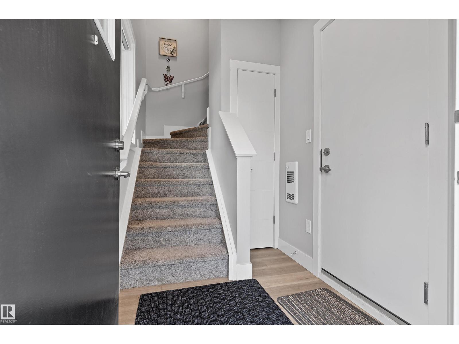 #70 6905 25 AV SW