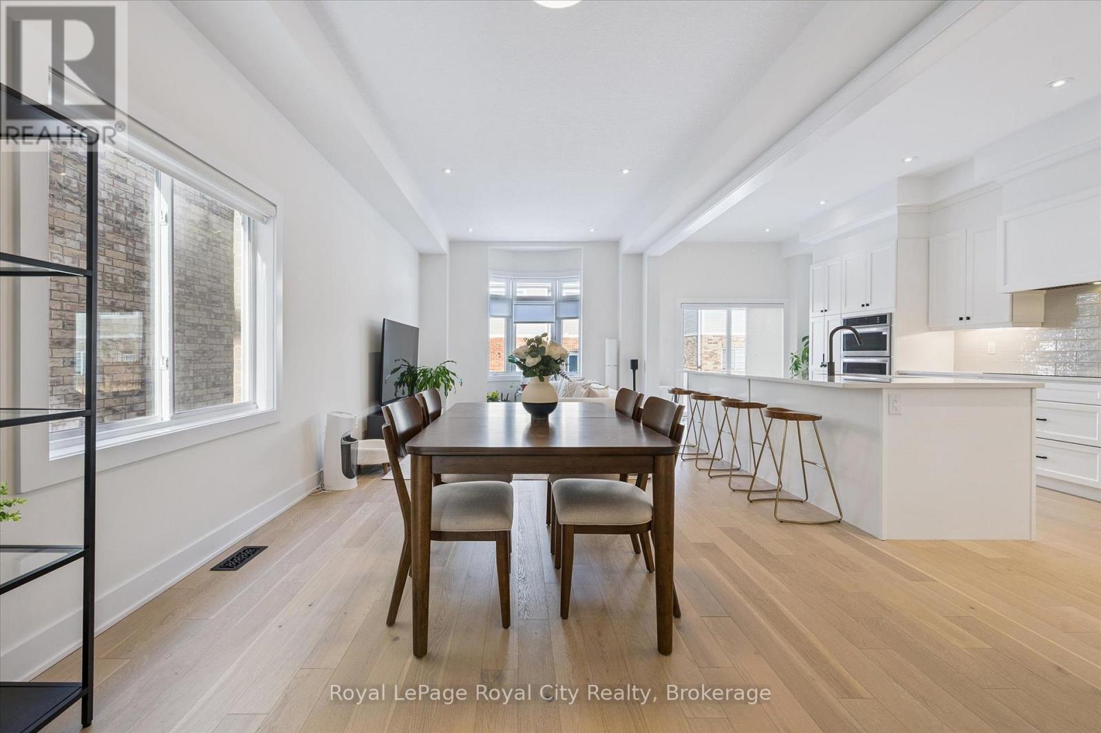 32 HUTCHISON ROAD