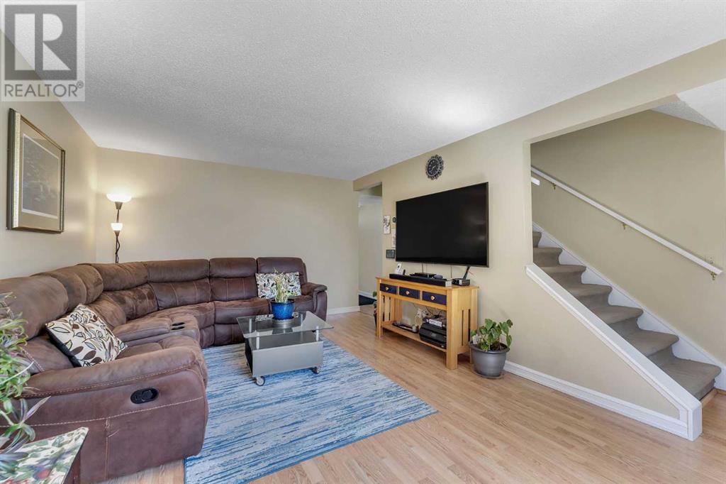 140 Rundlecairn Road NE
