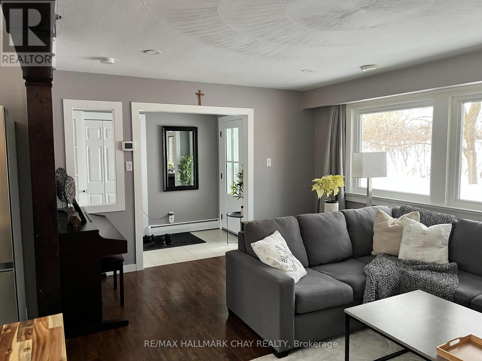 595 BIG BAY POINT ROAD E