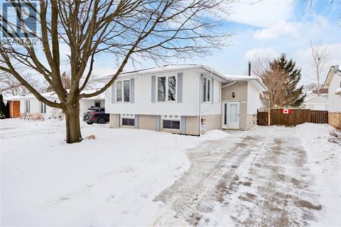 165 Hanna CRESCENT Sarnia ON N7S4H4