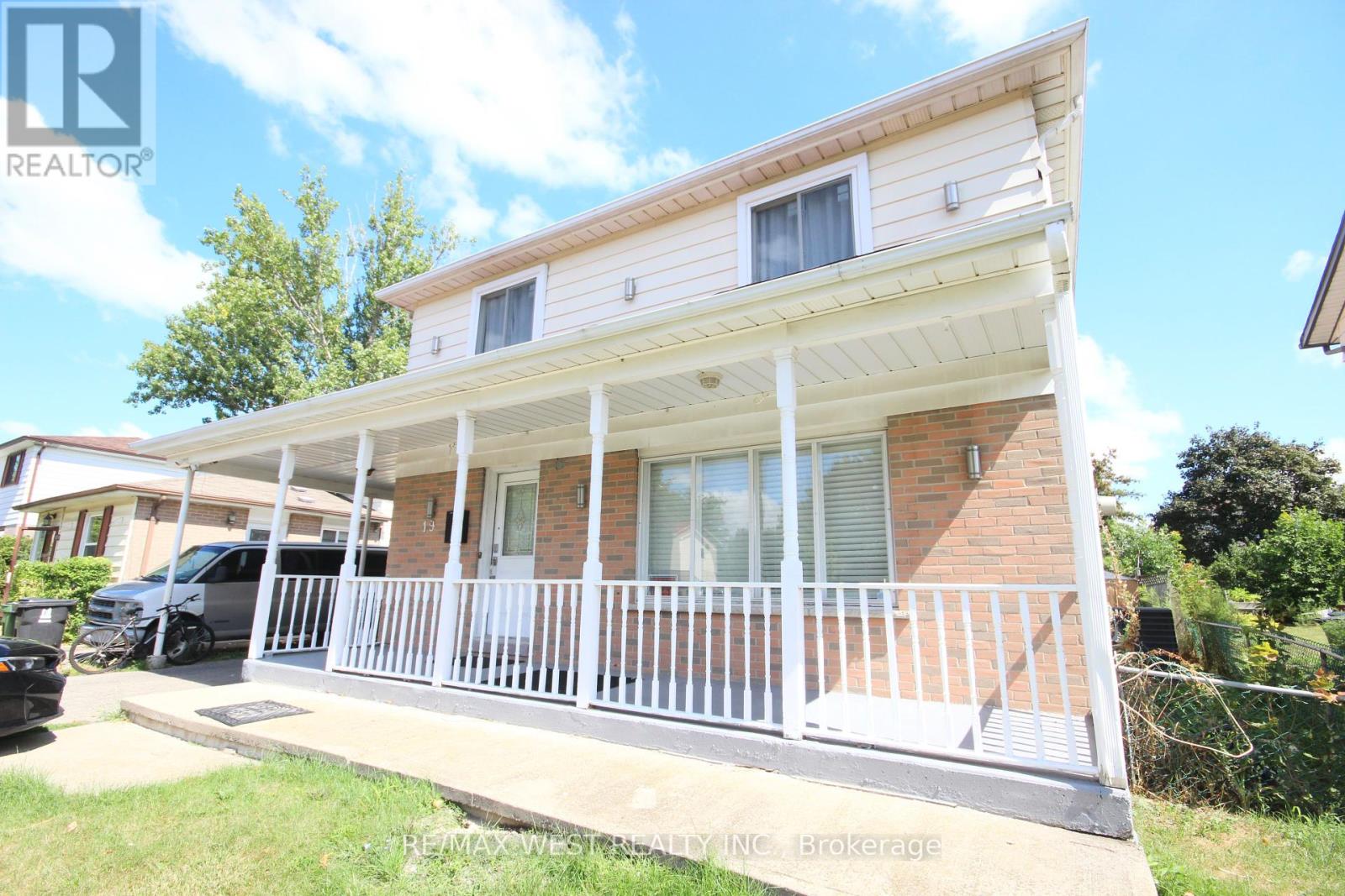 19 LYNMONT ROAD