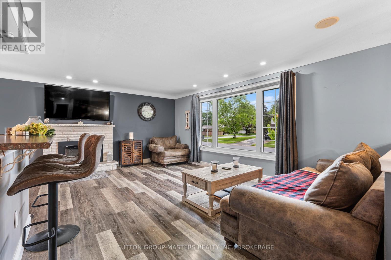 905 AUDEN PARK DRIVE