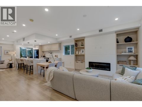 2 339 KEARY STREET New Westminster BC V3L3L2