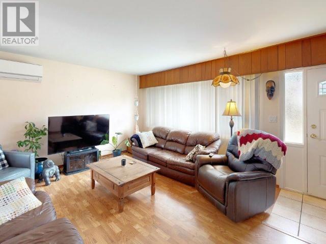4007 SELKIRK AVE