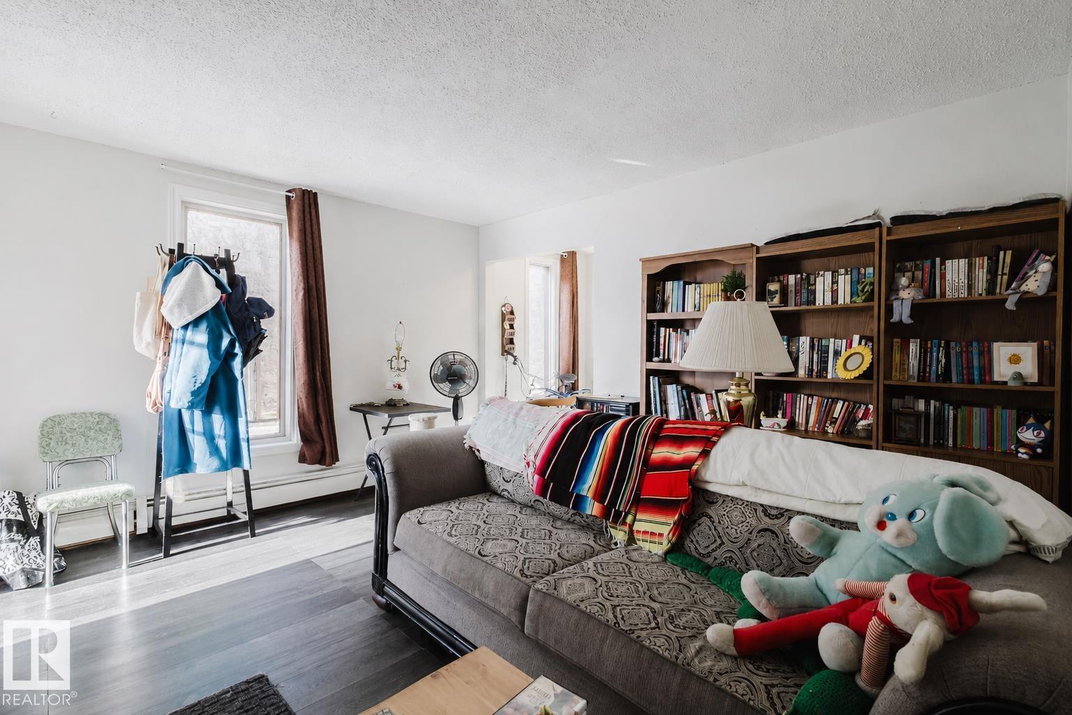 10831 80 AV NW